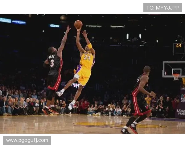 篮球赛场最后一秒压哨绝杀的激情与传奇瞬间背后的荣耀与梦想故事 - 副本 (4) - 副本