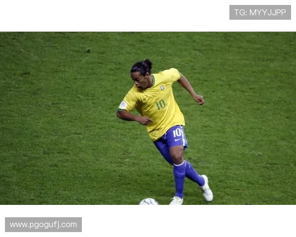 罗纳尔迪尼奥牛尾巴绝技背后的艺术与足球灵魂传奇魅力与时代印记 - 副本 (5) 罗纳尔迪尼奥牛尾巴绝技背后的艺术与足球灵魂传奇魅力与时代印记 - 副本 (5)